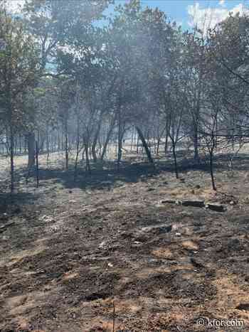 Fire crews contain two grass fires that threatened homes in SE Oklahoma City