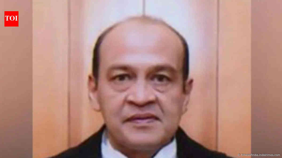 Jethmalani: Why wasn't FIR slapped on Varma?