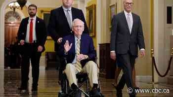 Republican Mitch McConnell returns to U.S. Senate after 3-month absence