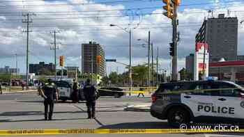 Teen dead after being shot in North York: police