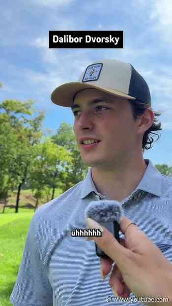 Hockey players make their own golf sound effects 😂