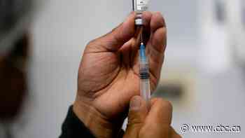 Alberta government maintaining COVID vaccine fee as it prepares for fall influenza campaign