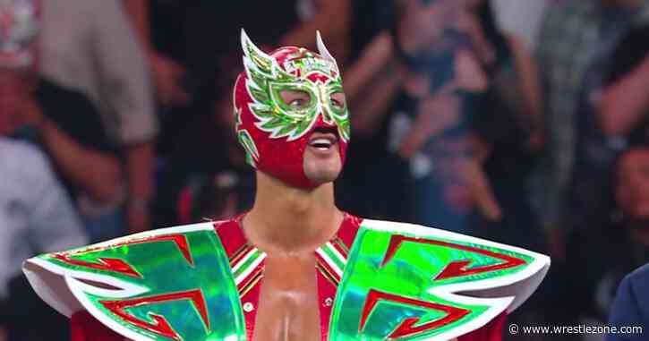 El Grande Americano Returns to WWE RAW & Gets a Huge Pop
