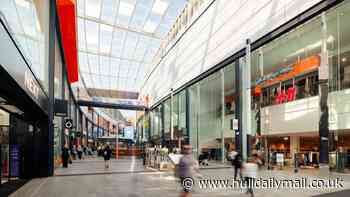 Four million reasons to celebrate - Hull's St Stephen’s shopping centre toasts a 'brilliant summer'