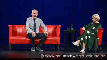 Harald Schmidt spottet über „untergehende Altparteien“ – verteidigt aber Merz