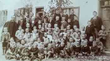 Über 100 Jahre altes Klassenfoto und Zeugnis der Großmutter entdeckt