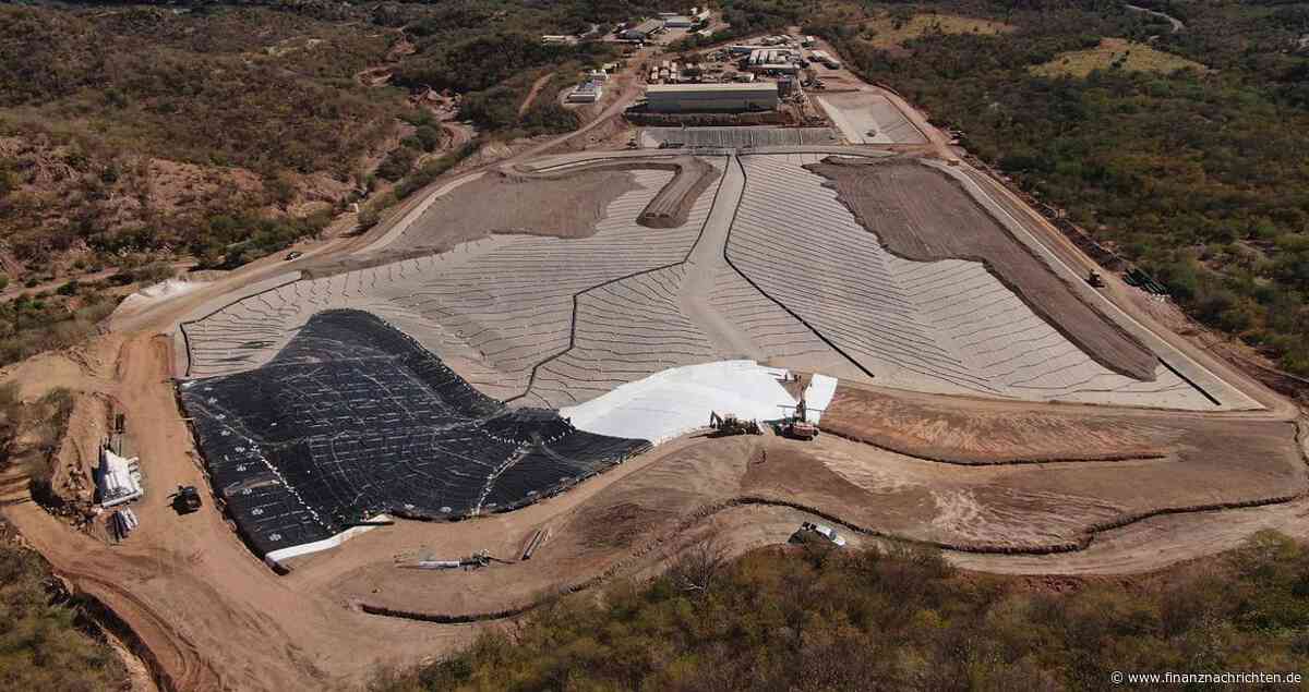 Hochgradiger Bohrerfolg: Axo Metals - 750-Meter-Erweiterungsbohrung trifft Goldoxid direkt ab Oberfläche!