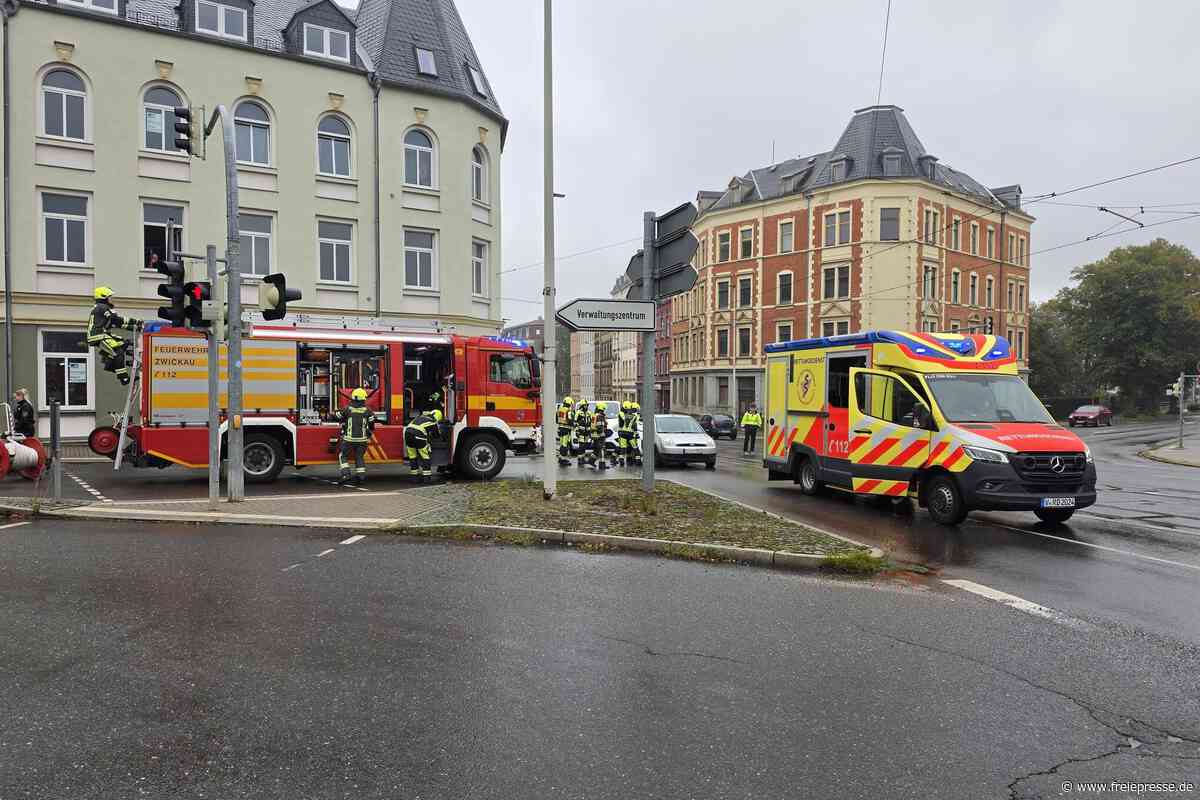 Nach Unfall in Zwickau: B 175 zwei Stunden voll gesperrt – zwei Personen leicht verletzt
