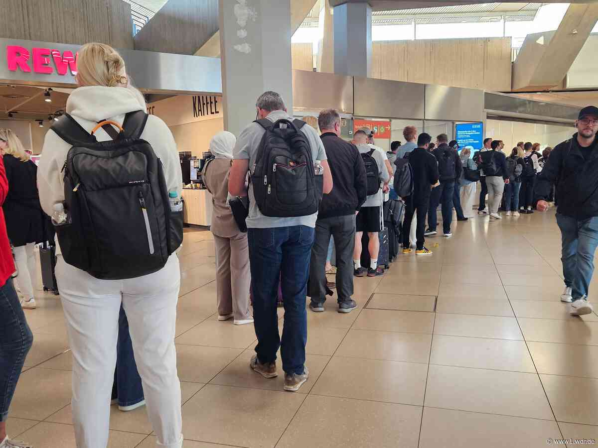Lange Wartezeiten durch Personalengpass am Flughafen