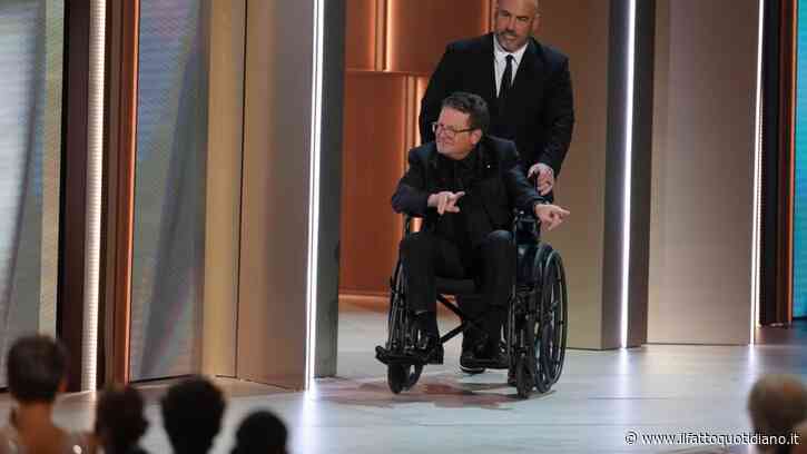 “Accettare il Parkinson non significava arrendermi”: Michael J. Fox commuove gli Emmy. La storia dell’attore e della malattia che ha cambiato la sua vita
