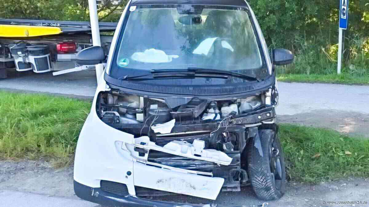 Unfall auf der B15 am Erlensee: Wohl zwei Personen verletzt
