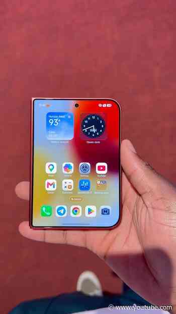 Xiaomi 18 Fold hands on