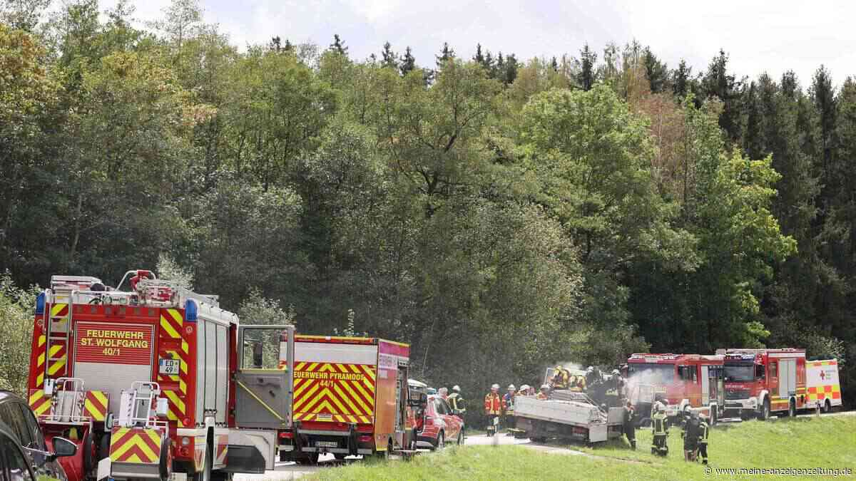 Lkw-Führerhaus brennt komplett aus: Fahrer rettet sich rechtzeitig