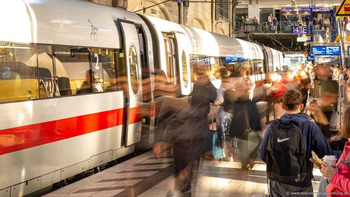 Nur mit Ticket zum Bahnsteig? Verkehrsminister zeigt sich offen für Änderung
