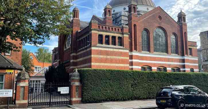 ‘Massive bang’ heard in firework attack on London synagogue during New Year celebrations