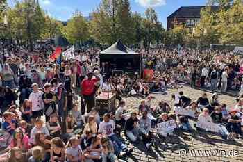 Demokratiefest: 3500 Schülerinnen und Schüler auf dem Domplatz