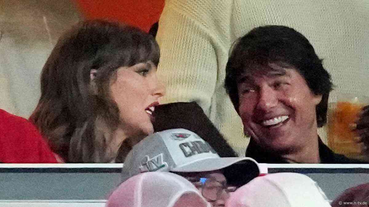 Daumendrücken für Travis Kelce: Tom Cruise leistet Taylor Swift Gesellschaft