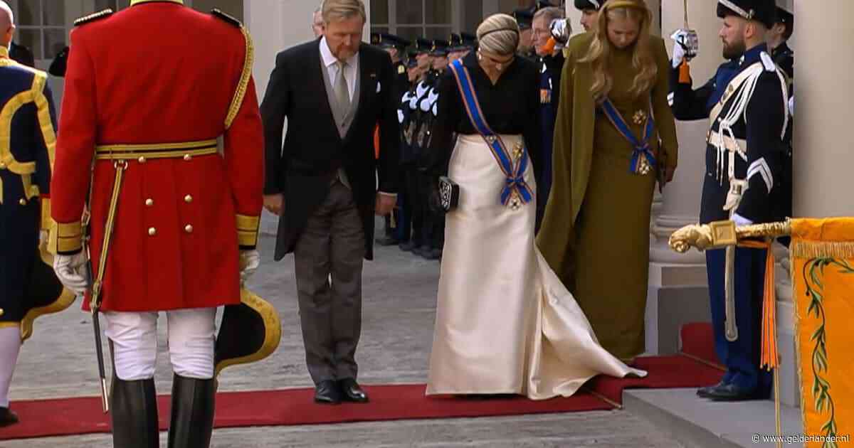 LIVE Prinsjesdag | Koning Willem-Alexander onderweg naar schouwburg voor troonrede, volg het hier live