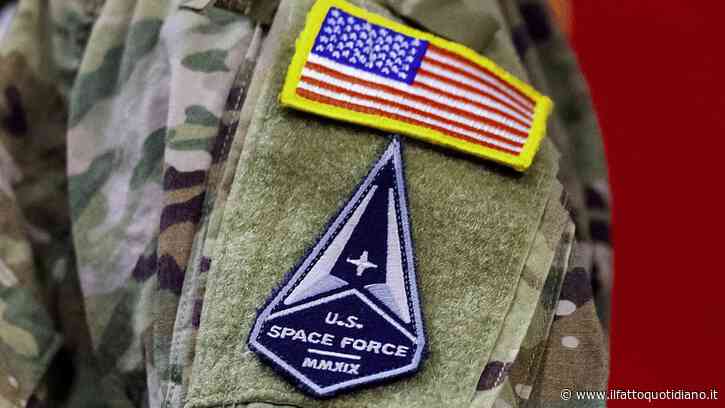 Usa: “Per la prima volta abbiamo armi nello spazio”. Scontro con la Cina: “Smettete di prepararvi alla guerra”