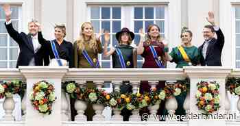 LIVE Prinsjesdag | Koninklijke familie zwaait vanaf balkon naar publiek bij paleis Noordeinde