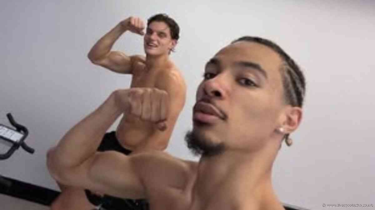 Giovanni Leoni and Hugo Ekitike share behind-the-scenes snap amid Liverpool injury recovery