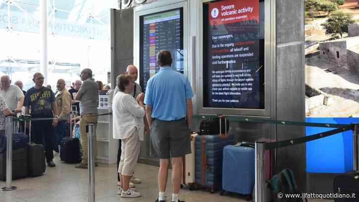 L’Etna blocca ancora l’aeroporto di Catania: voli sospesi a causa della cenere vulcanica