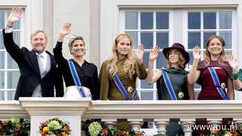 Live Prinsjesdag | Koninklijke familie zwaait bij balkonscène