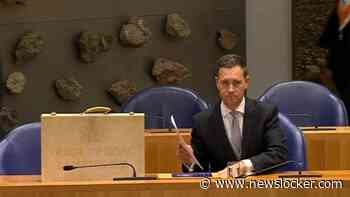 LIVE | Balkonscène koninklijke familie achter de rug, koffertje met miljoenennota aangeboden in Tweede Kamer