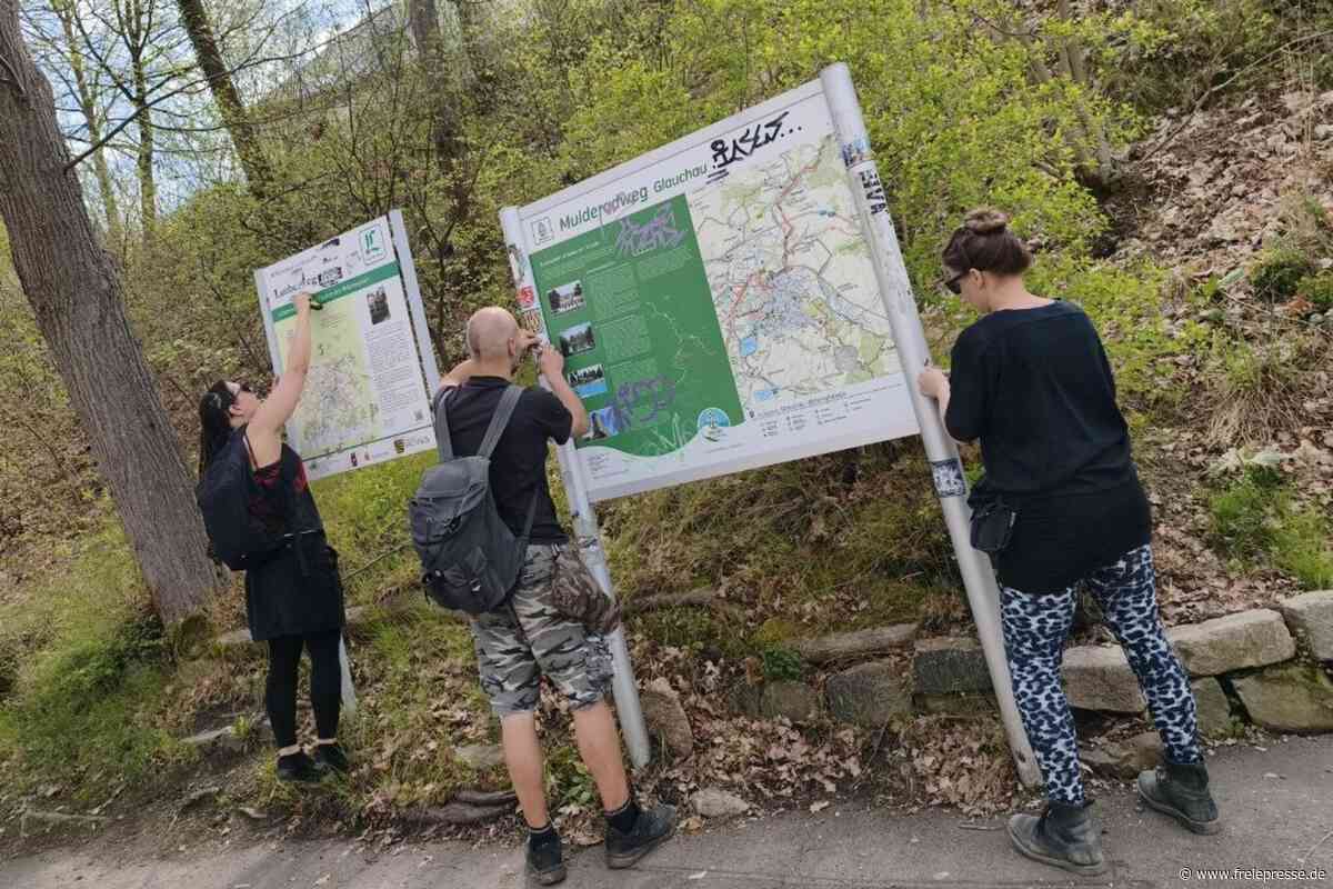 Rechtsextreme Aufkleber: Verein kämpft gegen Hass in Glauchau