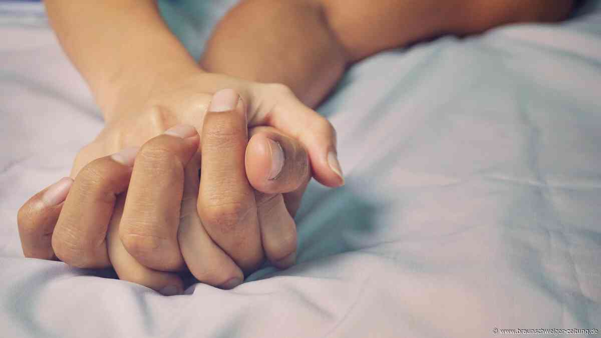 „Ich wäre kaputtgegangen“: Warum Jana ihre offene Beziehung bereut