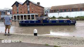 Boats stuck as silt builds up in city docks