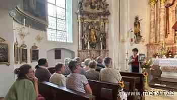 Ein Marmoraltar der keiner ist, und ein kunstvolles Gitter aus Pappe: Die Heuwinklkapelle in Iffeldorf feierte ihr 325-jähriges Bestehen und fasziniert bis heute