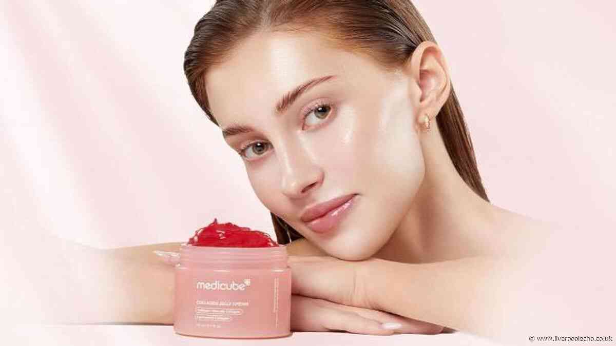 Beauty fans nab 40% off Medicube Korean collagen skincare kit