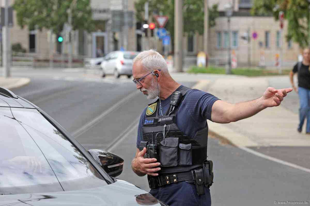 Verkehrschaos wegen Baustelle in Zwickau: Polizist greift ein