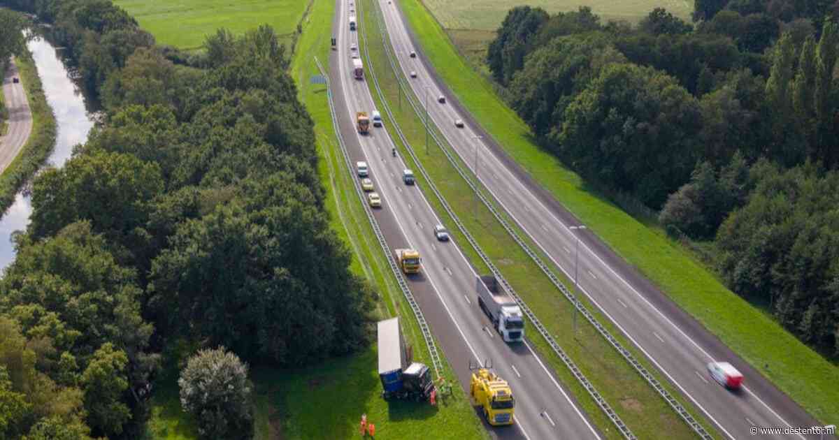 Vrachtwagenchauffeur maakt een onverwachte rit náást de A50