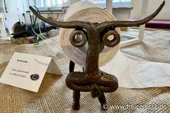 Vom Stier zum Klopapierhalter: Wie ein Bulle die Freiberger Kunst erobert