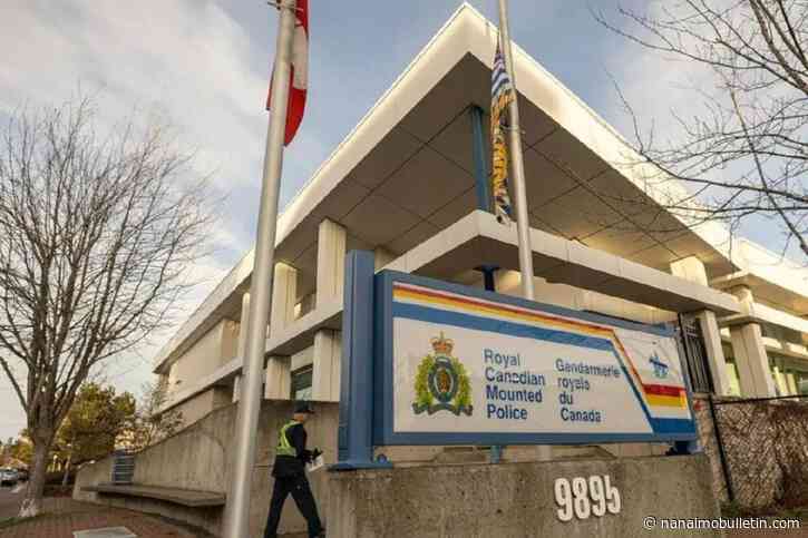Scammer posing as RCMP officer steals $19K from Island resident