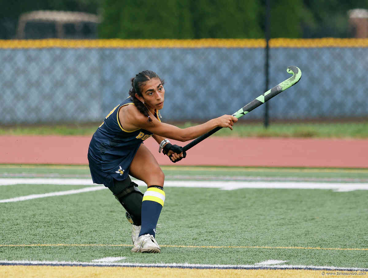 Back from injury, Shen grad Mehta starring for Rochester field hockey team