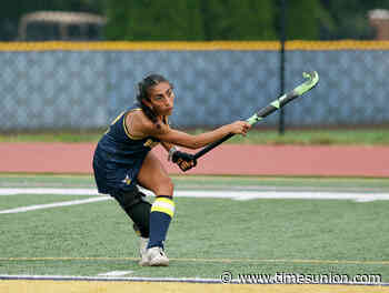 Back from injury, Shen grad Mehta starring for Rochester field hockey team