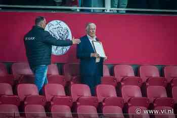 Sjaak Swart krijgt zeventig jaar na debuut Ajax-cadeau voor de eeuwigheid