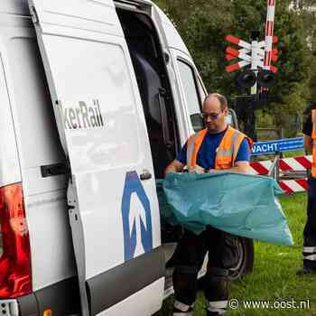 Dinsdagavond tussen Holten en Rijssen nog een staaf van spoor gehaald