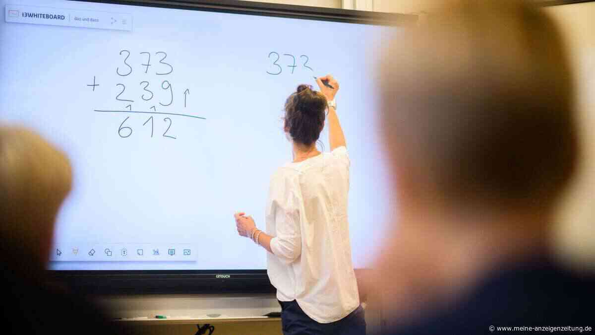 Lehrerin arbeitet während Krebsbehandlung – ihr „schockierender“ Gehaltsscheck bringt sie zum Weinen