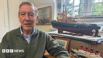 'Lifeboat crews can't just leave migrants to drown'