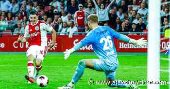 Gloukh blinkt uit en helpt Ajax aan doelpuntrijke overwinning op Willem II