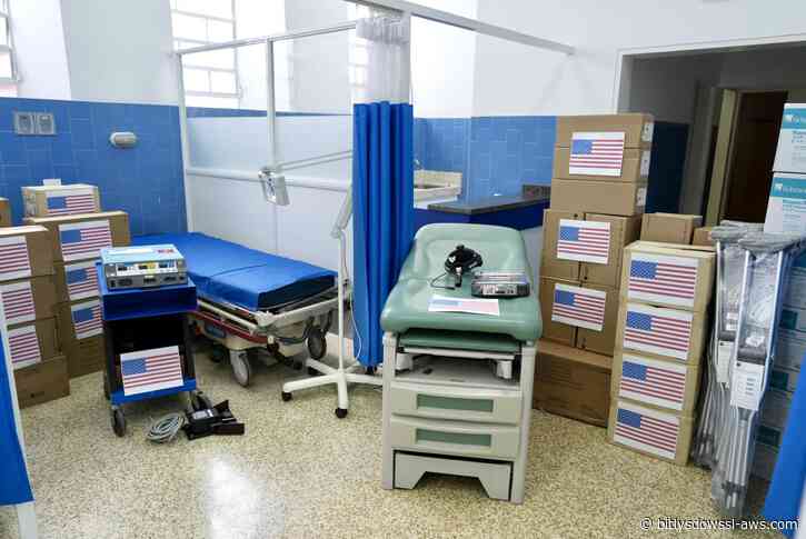 Project C.U.R.E. de EE UU entregó nueve toneladas de equipos y suministros médicos al Hospital Vargas de Caracas