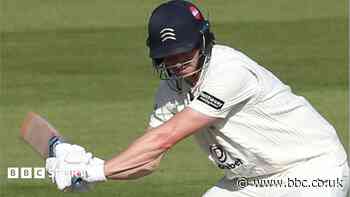 Middlesex lower order fights back at Gloucs