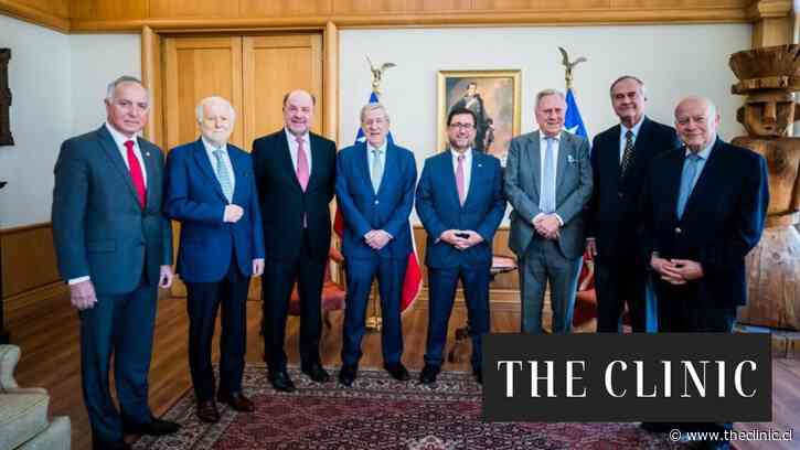 Canciller Pérez Mackenna reúne a sus antecesores de cara a interpelación en el Congreso y desdramatiza ofensiva opositora
