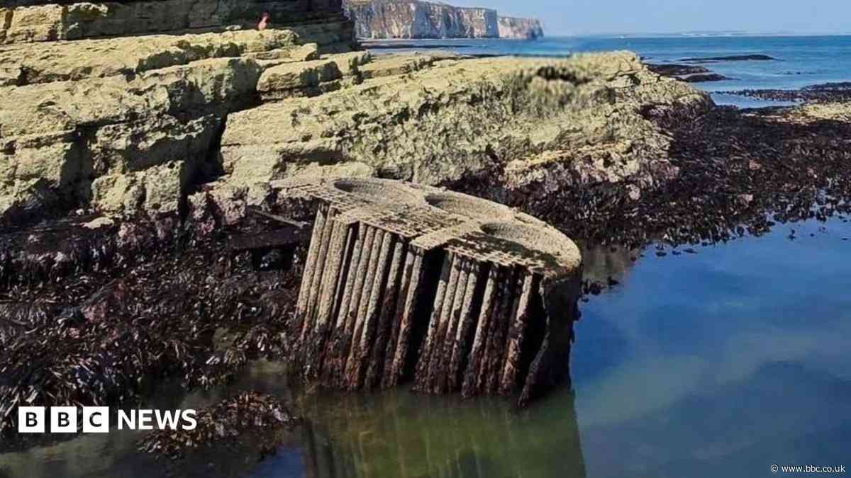 Story behind the shipwreck revealed at low tide