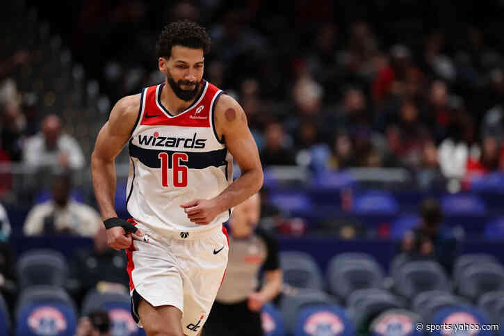 Anthony Gill re-signs with the Wizards