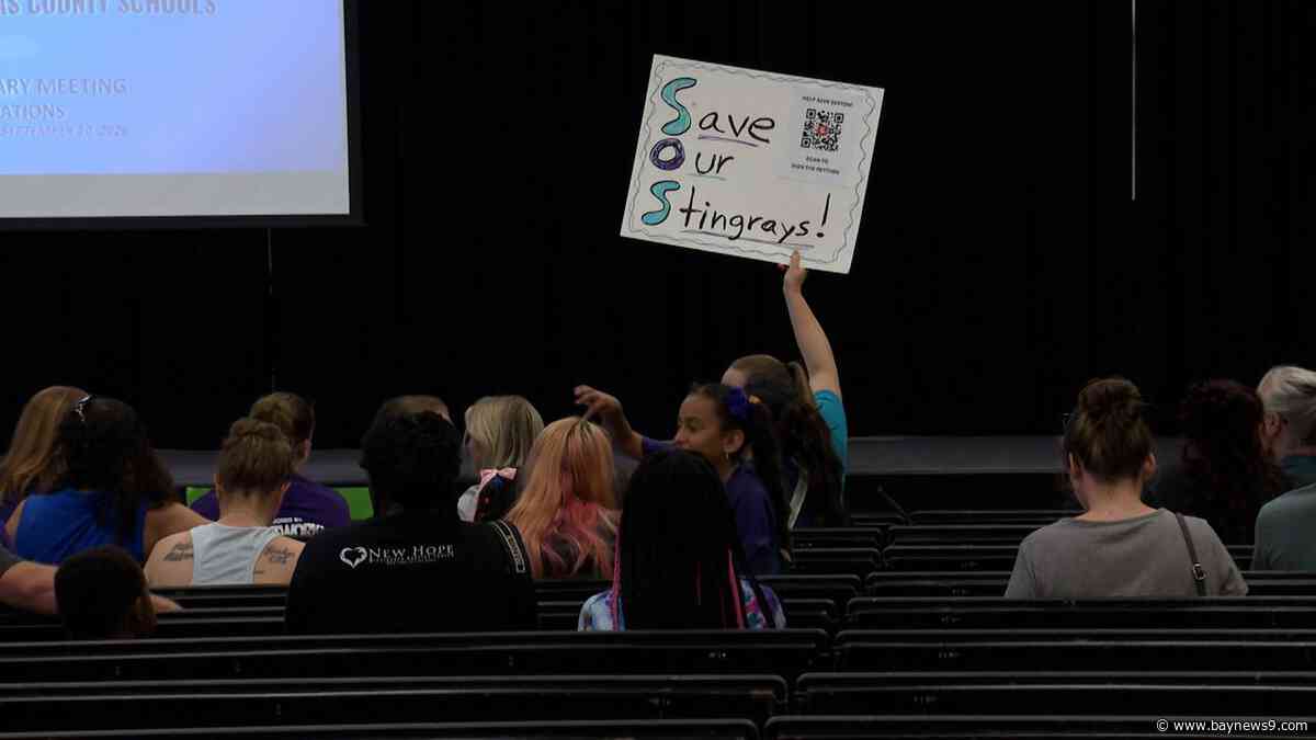 Families oppose potential closure of Sexton Elementary at meeting